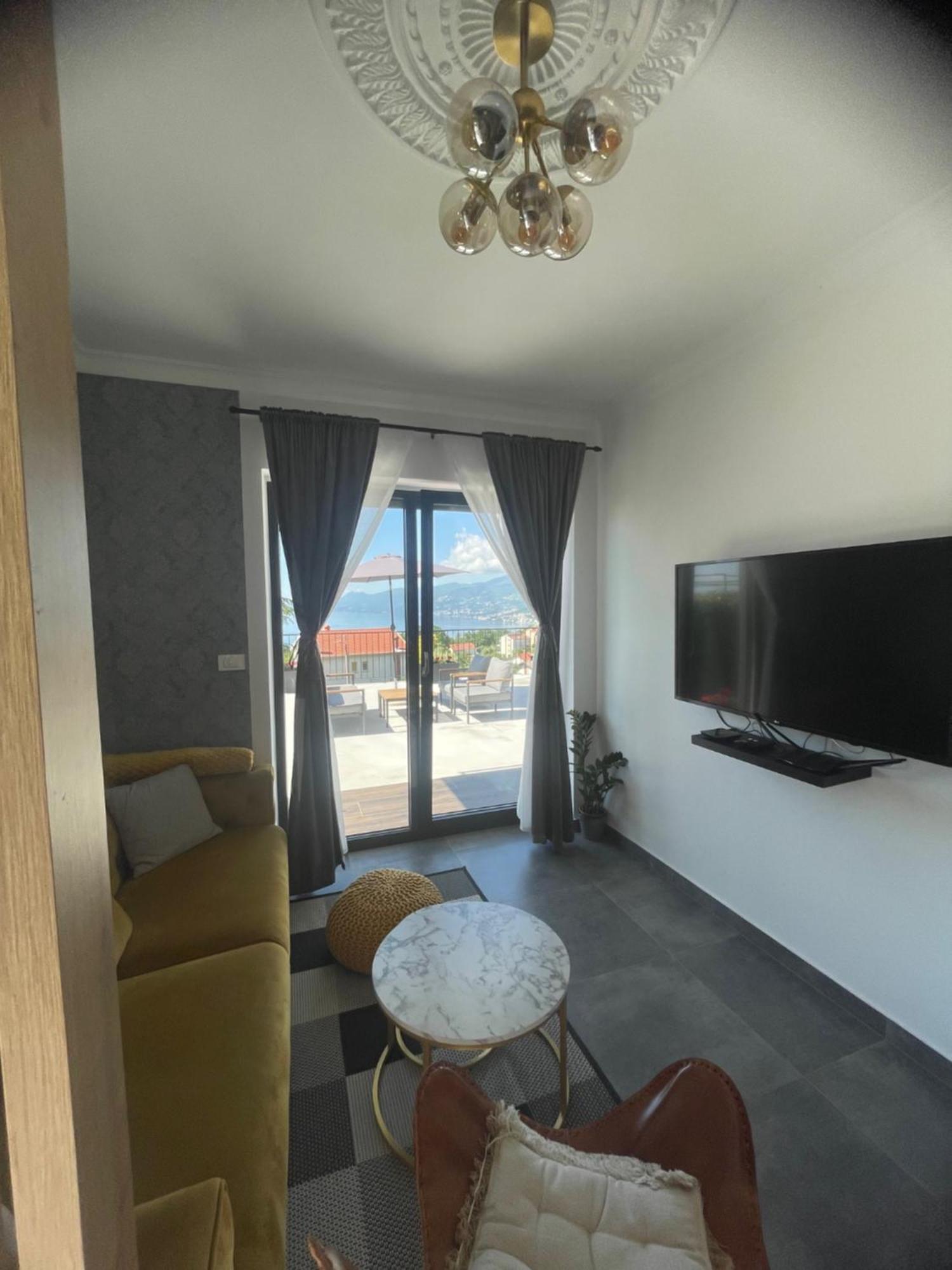 Apartments Alba Chiara カスタヴ エクステリア 写真